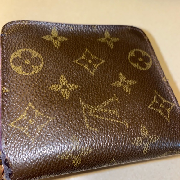 Louis Vuitton Wallet - Picture 11 of 13